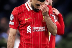 爱游戏平台中心-萨拉赫重返赛场，比赛规则变更首场状态出色，老鹰观众沸腾！赛场气氛高涨的简单介绍