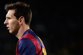 爱游戏官方入口-梅西意外战胜塞尔维亚队，出色防守引爆全场！引发球迷热议的简单介绍